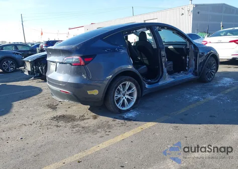 2022 Tesla Model Y Long Range Dual Motor All-Wheel Drive from USA, damaged, VIN 7SAYGDEE5NF307170